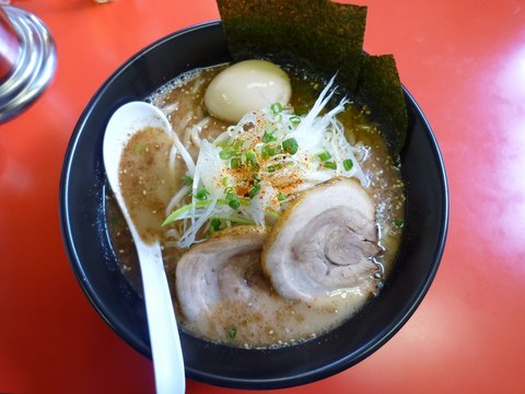 二宮 魚介とんこつらーめん+味玉