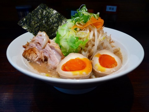 岩佐 塩とんこつ野菜横