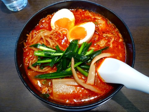 来来亭 旨辛麺