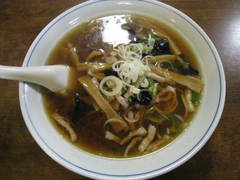 利しり・正油ラーメン6番・オサエオサエオロチョン