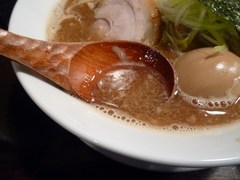 日の出らーめん・魚介醤油スープ