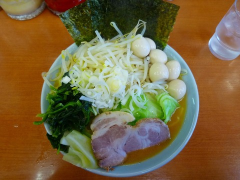 壱七家 味噌+もやし+キャベツ+うずら