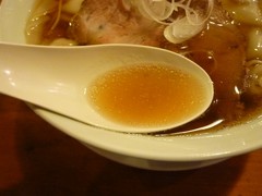 麺や食堂 醤油スープ