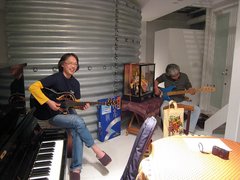 LIVE2