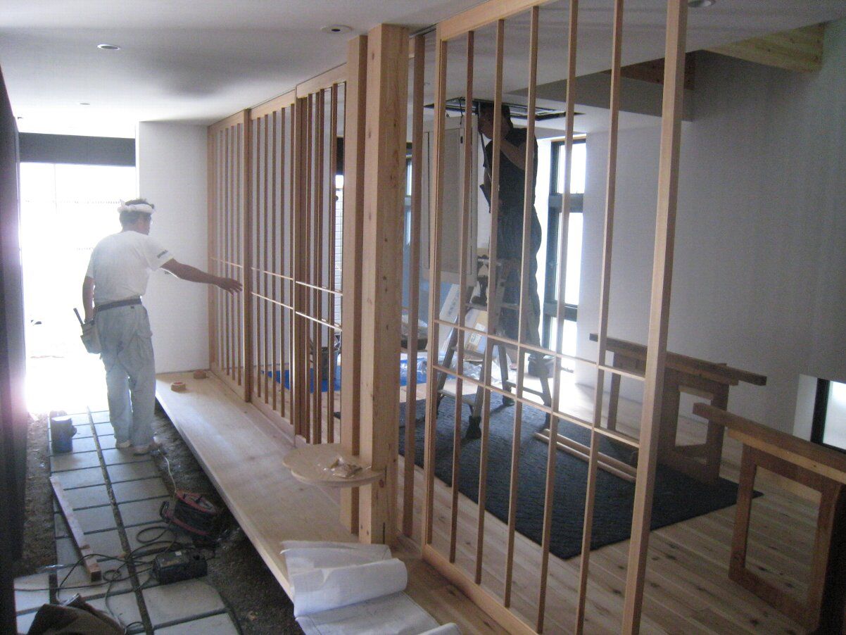 奥行きを強めさせる縦繁障子 トミヤンの建築雑感