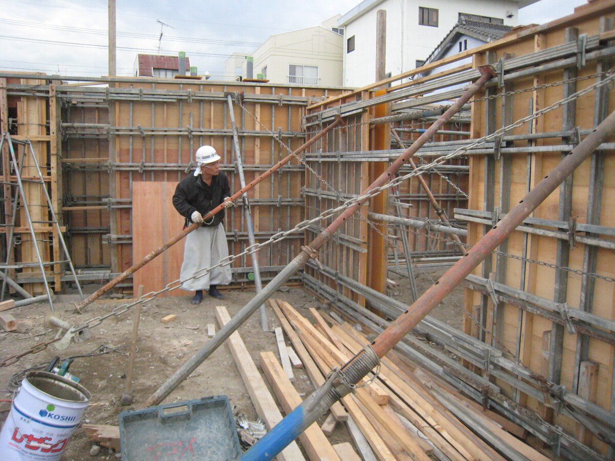 RC壁の型枠３ : 時を紡ぐコートハウス