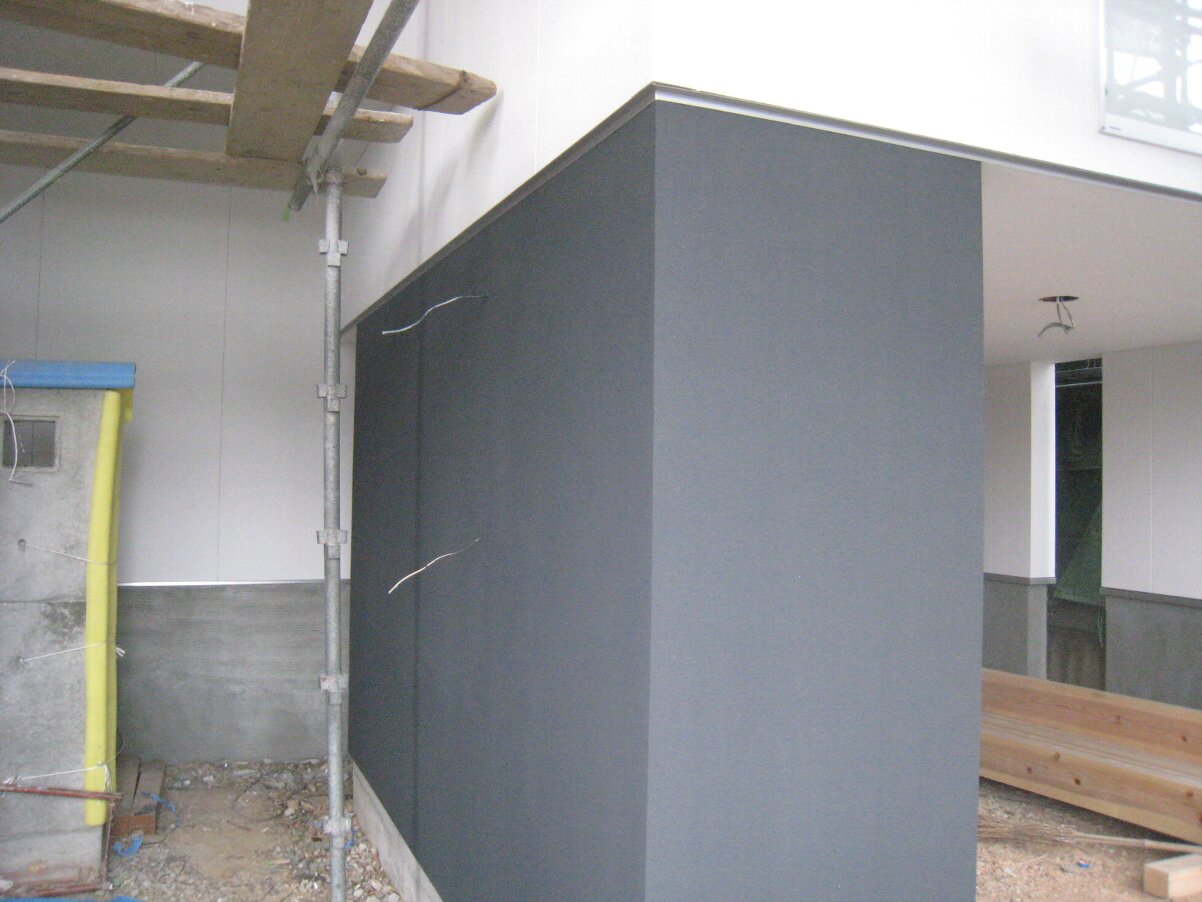 階段室にガラスが入りました 宙に向かう家 Y House