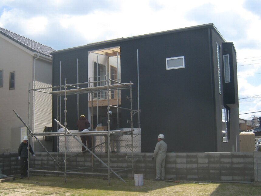 目隠しスクリーン 宙に向かう家 Y House