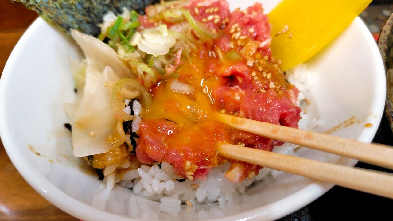 ミニネギトロ丼と肉煮干しセット 14
