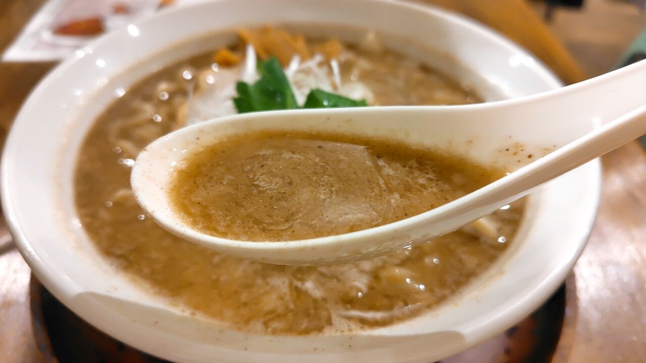 白湯煮干しラーメン 4