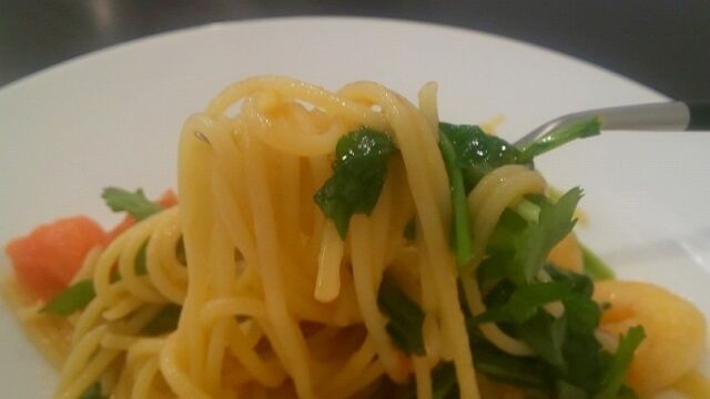 エビとルッコラのパスタ 4