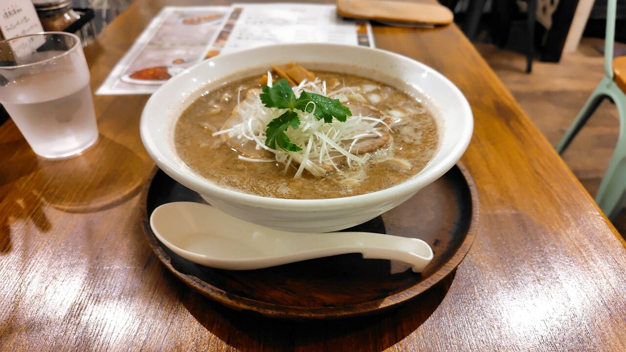 白湯煮干しラーメン 2