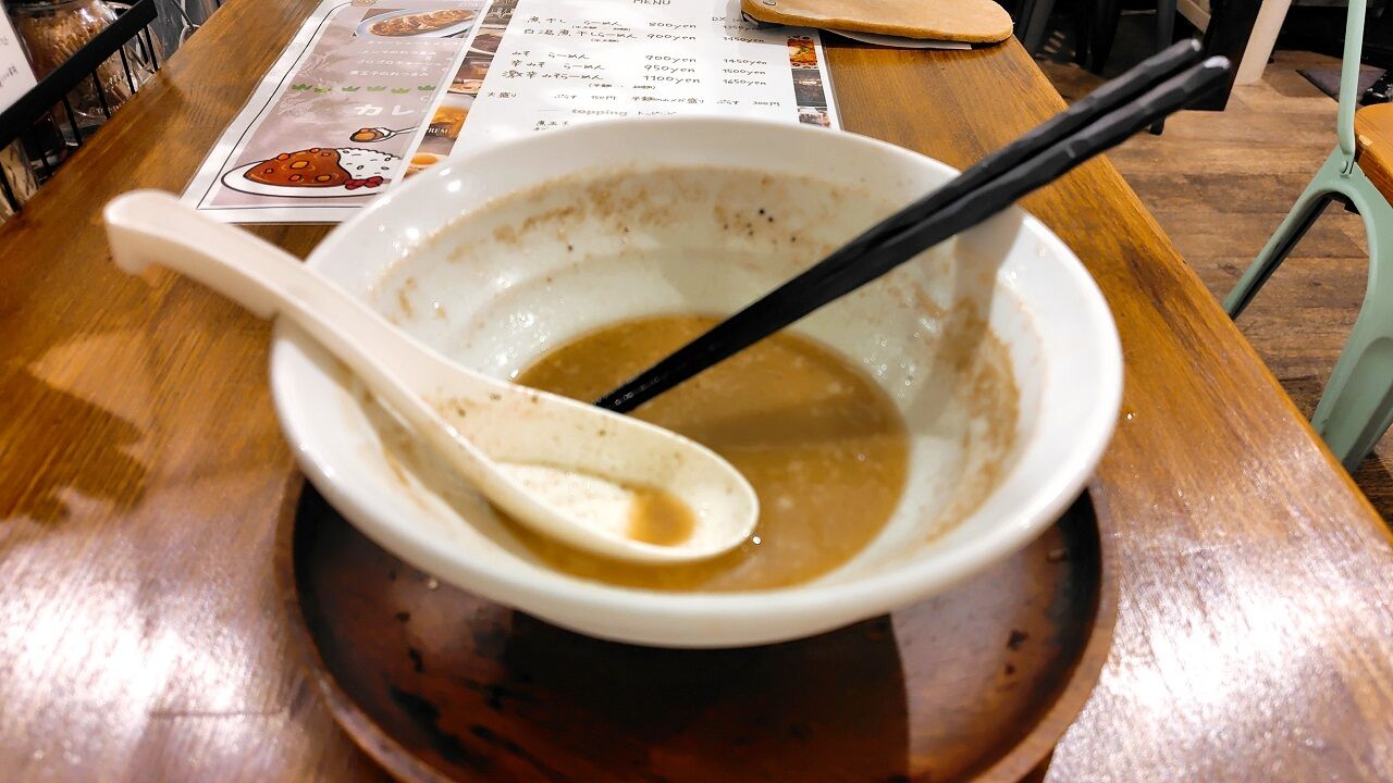白湯煮干しラーメン 13