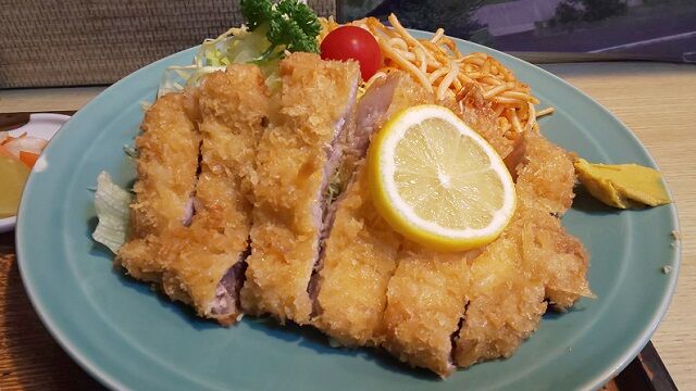 ジャンボとんかつ定食1