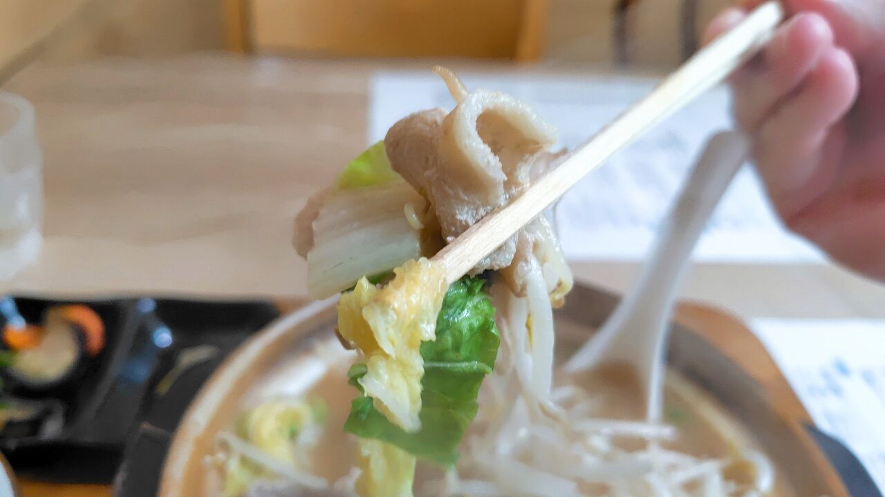 肉鍋定食 8