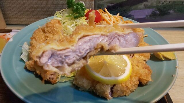 ジャンボとんかつ定食2
