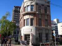 PC130977