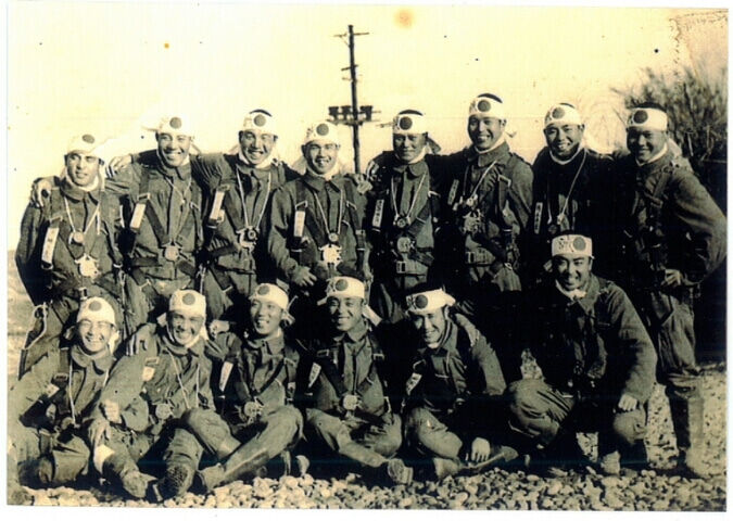 特攻隊員の自爆機が敵に突っ込んでいく時 なぜ基地の無線で 最後の瞬間 を聞いていたのか ぼっちゃんのブログ