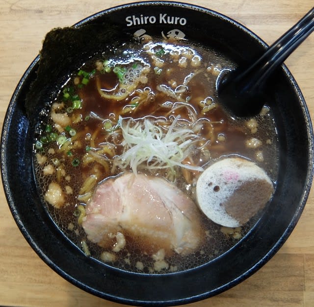 ラーメン 白黒＠札幌市中央区 「豚骨白湯 醤油」