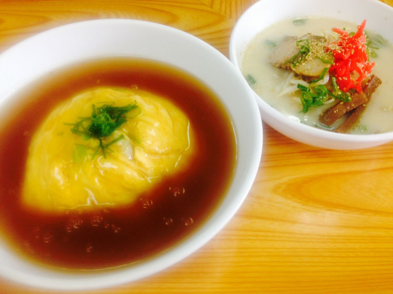 天津飯、トンコツラーメン