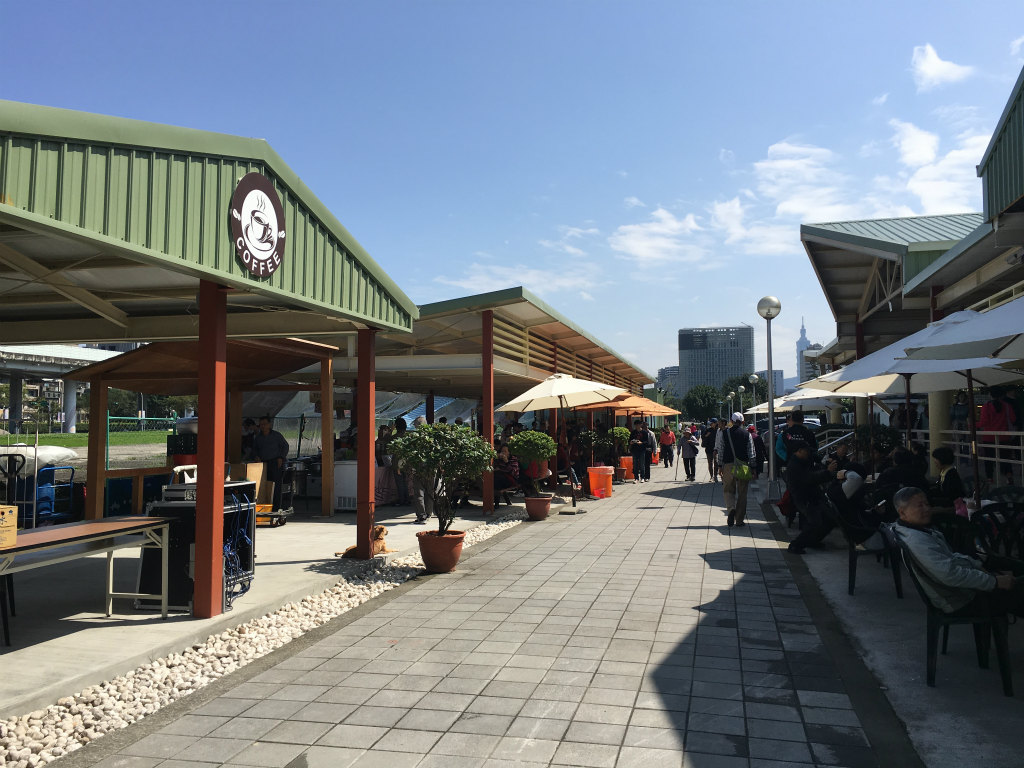 ばにらしぇーく様　ご希望の台湾商品 希望廣場農民市集 台湾各地の特産物やその場で色々食べられる