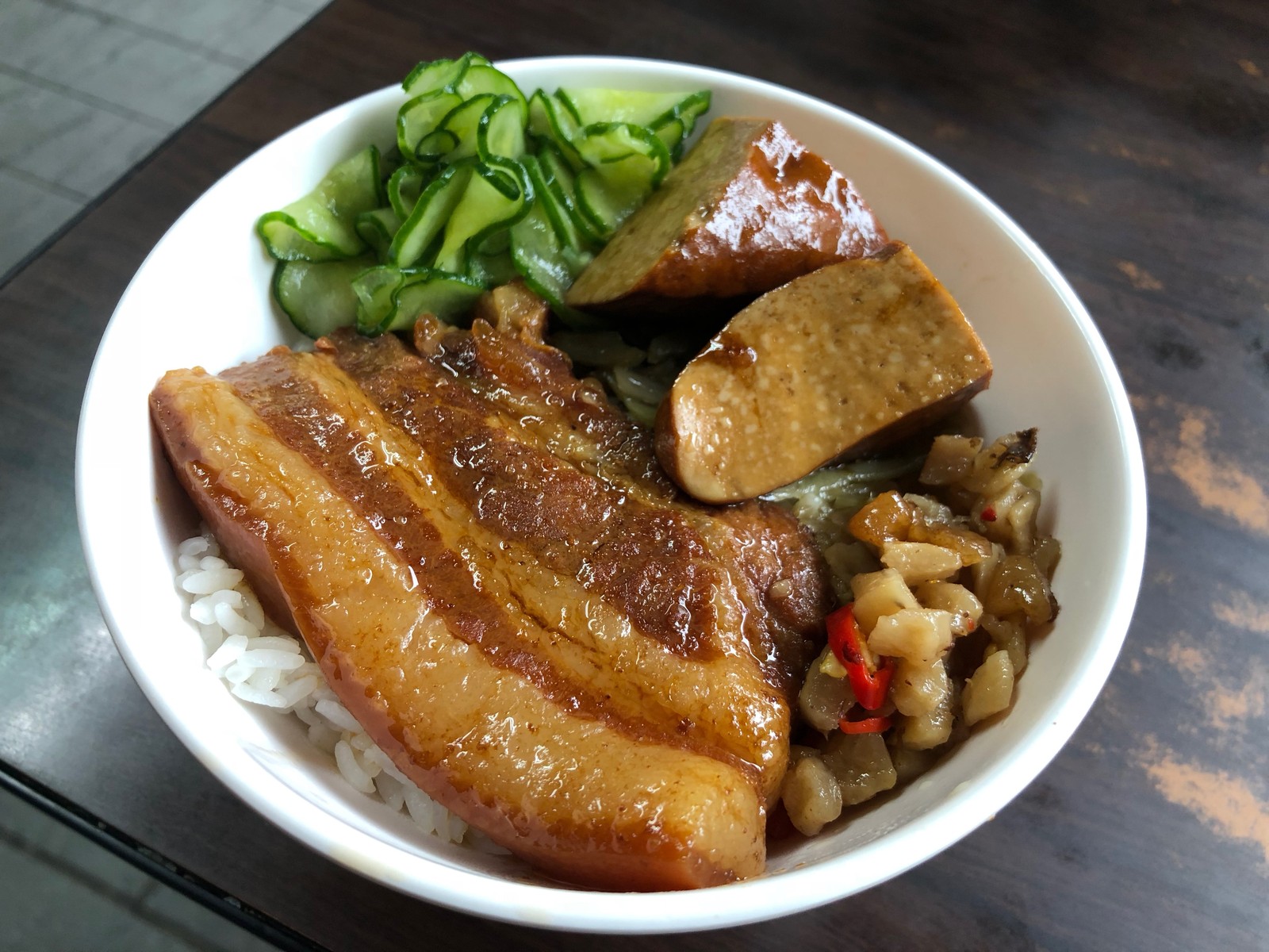 一甲子餐飲 食べ台湾本の表紙も飾ったテリトロ豚バラ肉丼の焢肉飯 コンローファン 食べ台湾 美味しい台北 Powered By ライブドアブログ 一甲子餐飲 食べ台湾本の表紙も飾ったテリトロ豚バラ肉丼の焢肉飯 コンローファン 食べ台湾 美味しい台北 Powered By ライブドアブログ