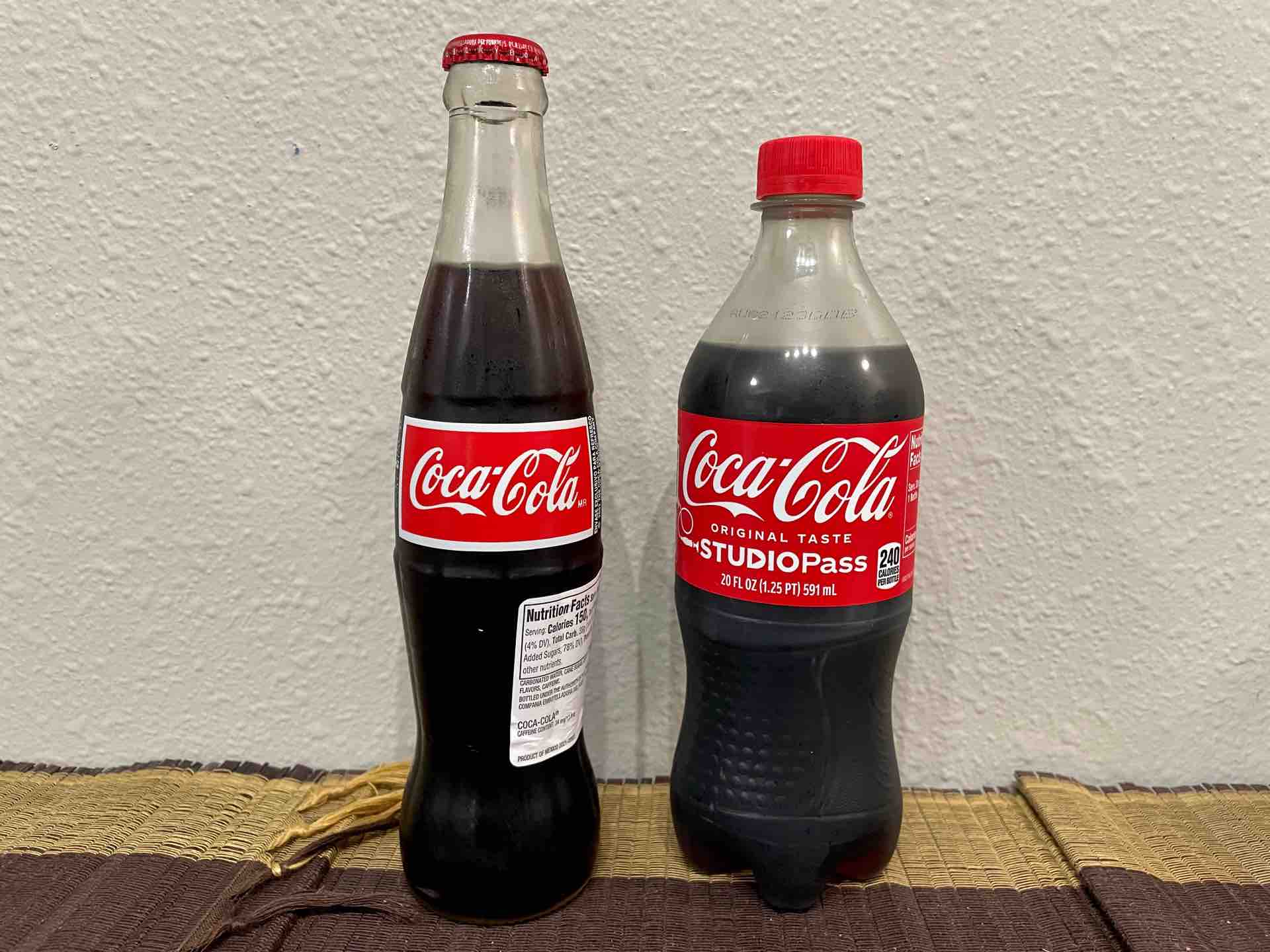コカ・コーラ 世界一美味しいといわれるメキシカンコーラと普通 コカ・コーラ 世界一美味しいといわれるメキシカンコーラと普通