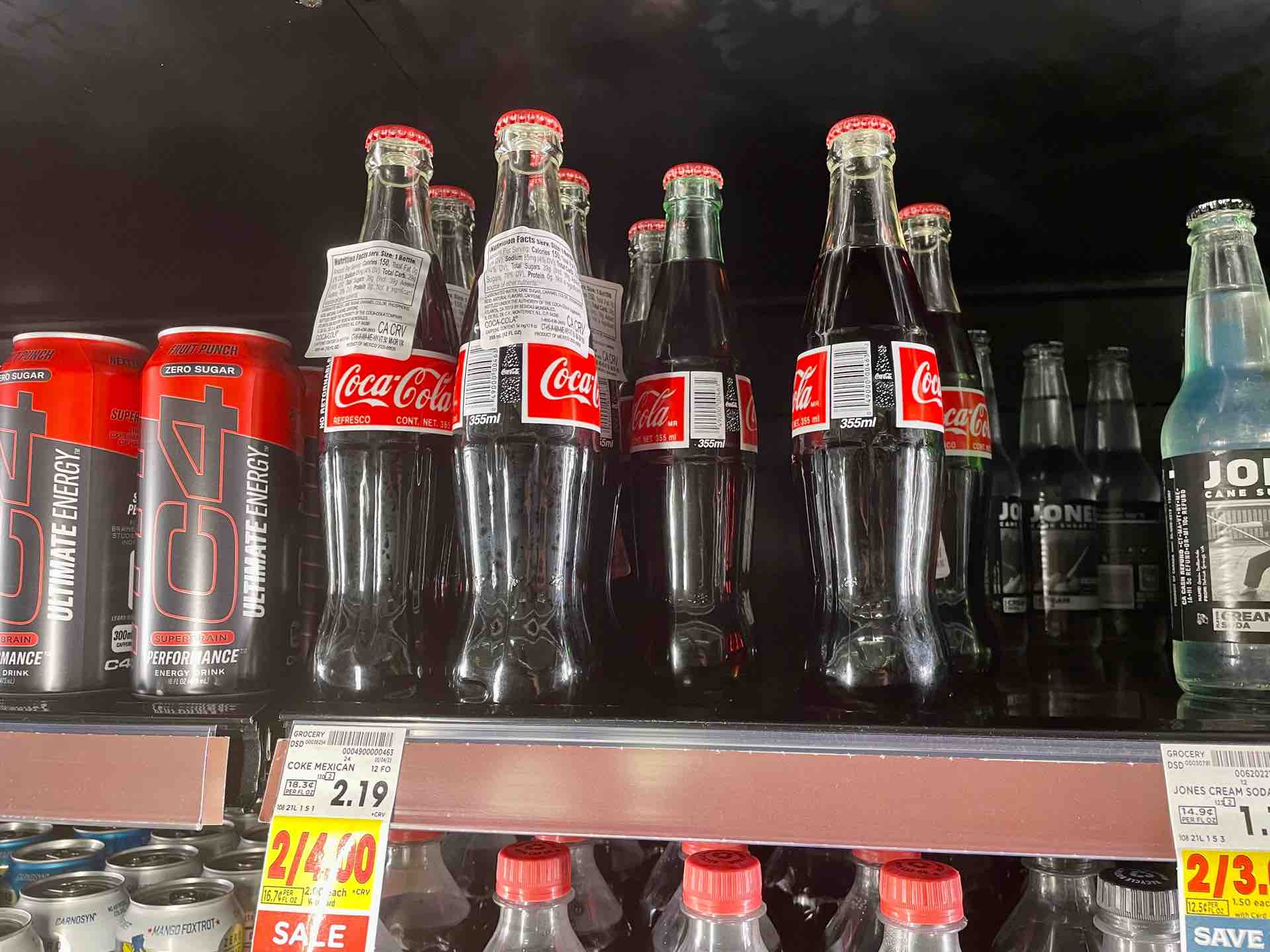 コカ・コーラ 世界一美味しいといわれるメキシカンコーラと普通 コカ・コーラ 世界一美味しいといわれるメキシカンコーラと普通