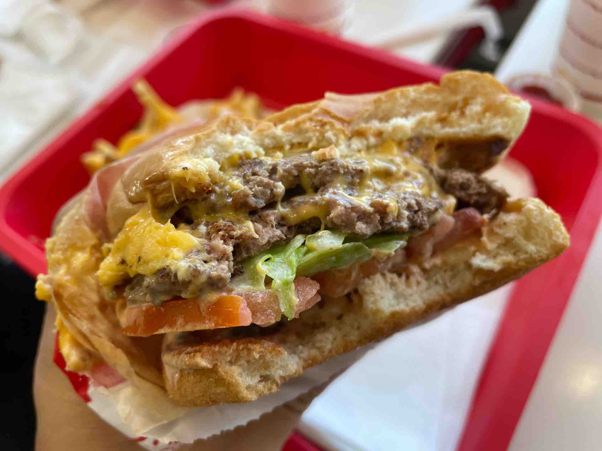 アデクション アニマルスタイル ハンバーガーIn-N-Out Burgerはアニマルスタイルが人気 - Living