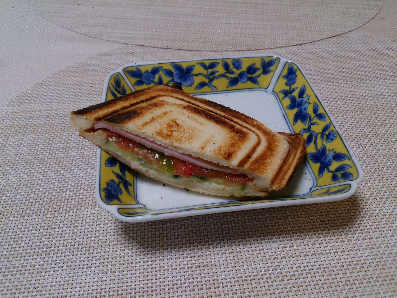 ホットサンドの耳をくっつける Tabeteeのblog ホットサンドの耳をくっつける Tabeteeのblog