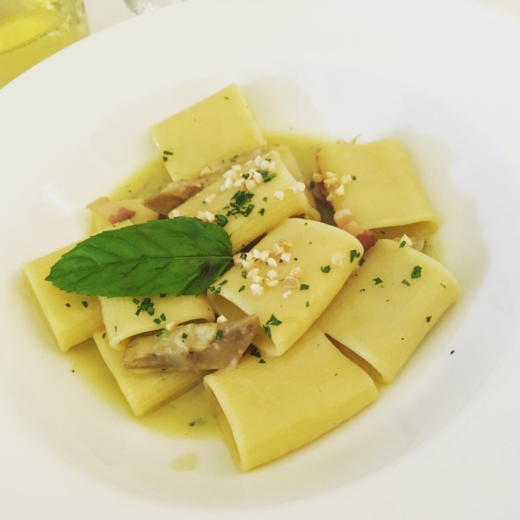 超太いマカロニがテーブルに 食感って パスタの種類によってずいぶん変わる 食べて旅して 音楽と本 旅ゴコロ 食べゴコロ 旅心 食べ心 超太いマカロニがテーブルに 食感って パスタの種類によってずいぶん変わる 食べて旅して 音楽と本 旅ゴコロ 食べゴコロ 旅心 食べ心