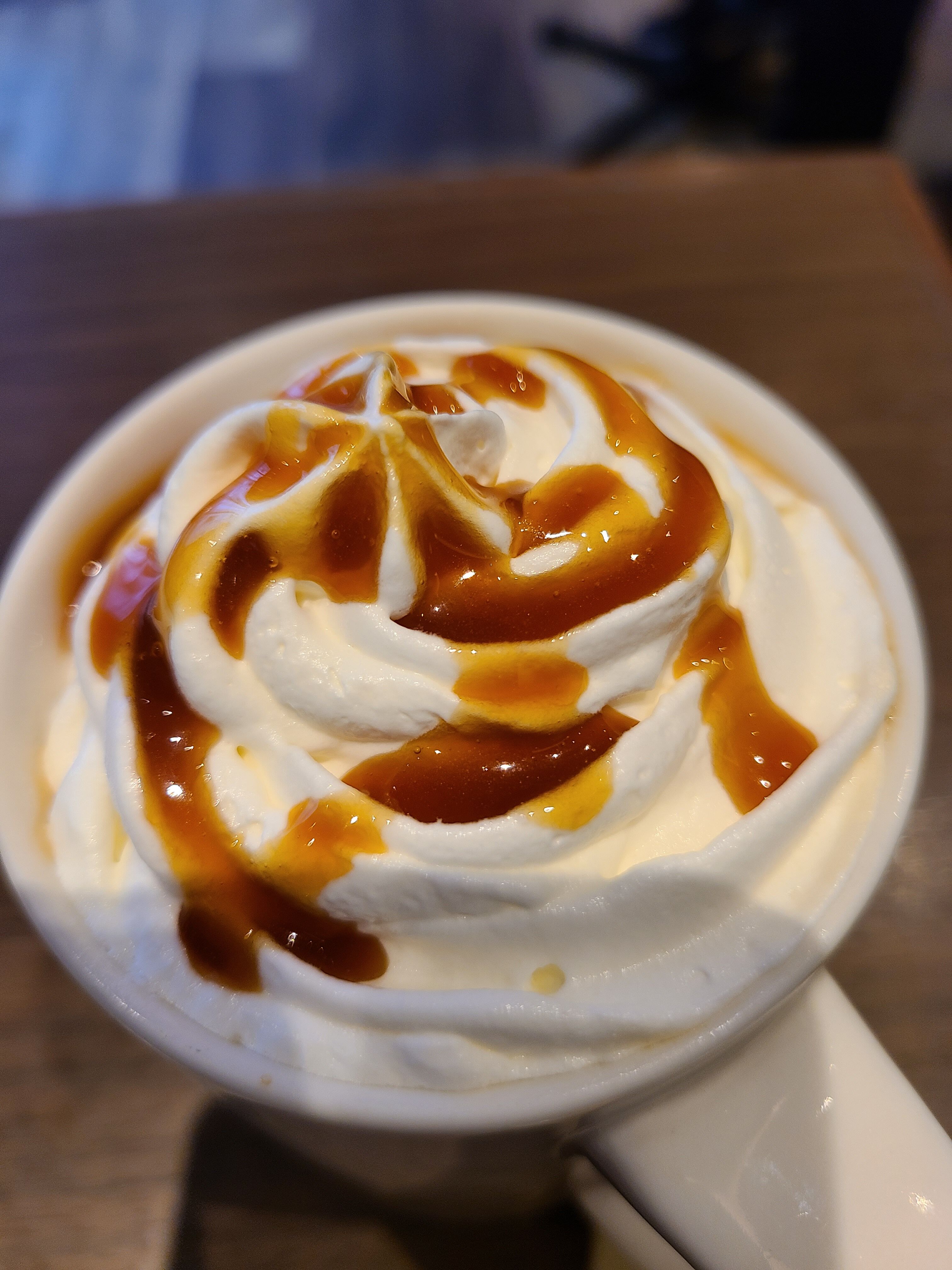 Tully Sで キャラメルラテ を フードアナリストtaeko食べて学んで旅して