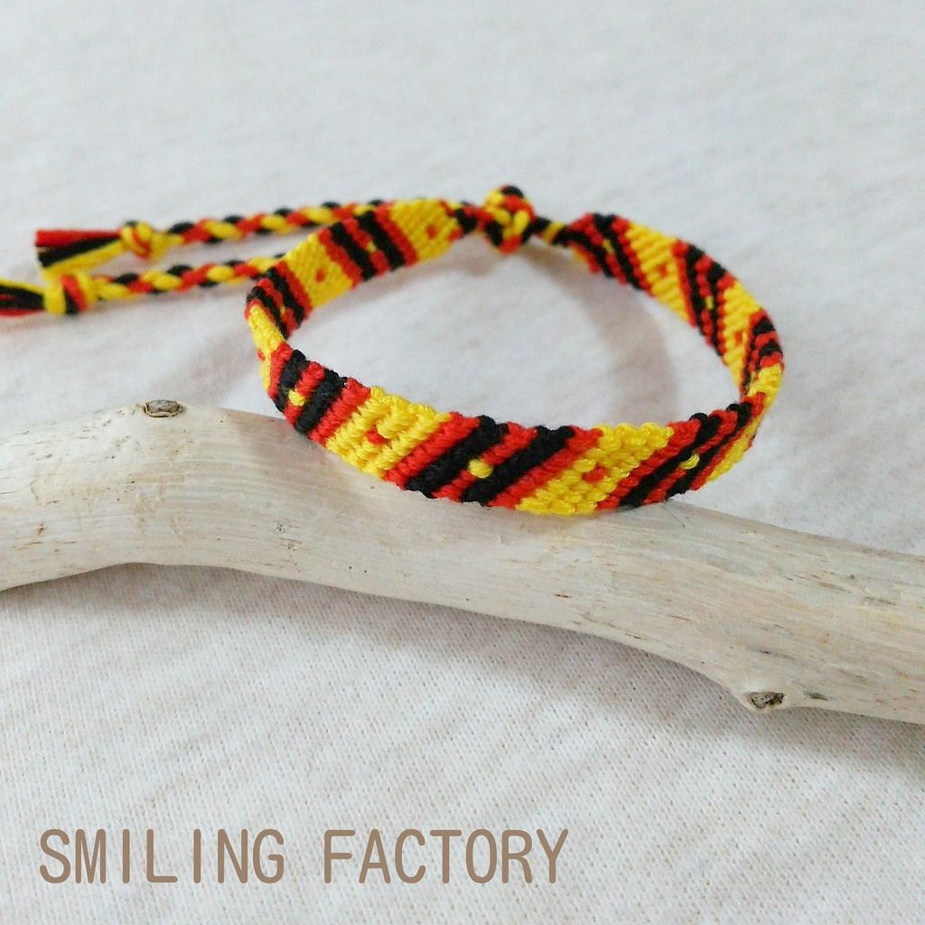 スパニッシュなミサンガ 斜め模様ミサンガ Rd Ye Bk ミサンガブログ Yaayaの手作りアクセサリーコレクション