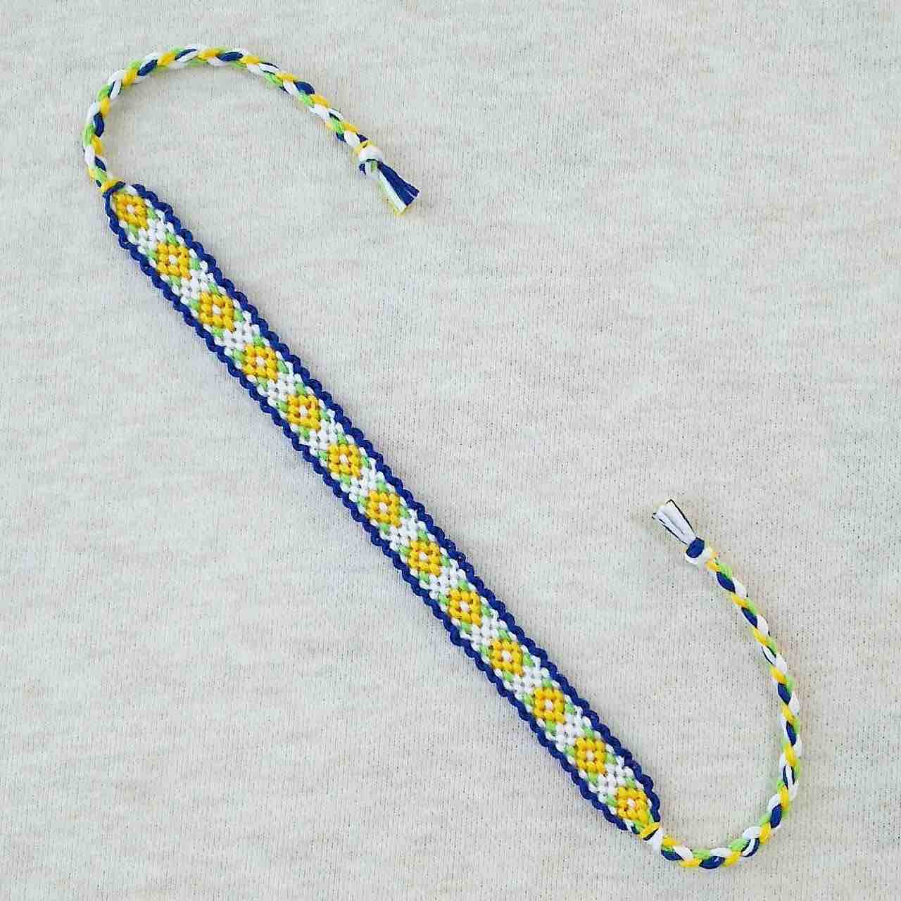 花柄ミサンガ Ye Wh Ygr Bl ミサンガブログ Yaayaの手作りアクセサリーコレクション