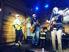 1B641E82-ED85-4F4C-B7C9-24600FCF666B