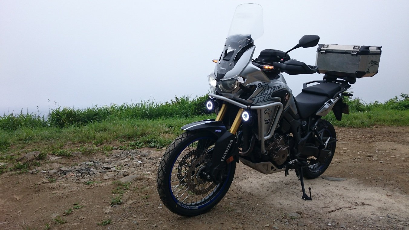アフリカツインのタイヤ交換 皮むき ブロック 純正 旅好きライダーとアフリカツイン Wr250r クロスカブのツーリング記録 6章 アフリカツインのタイヤ交換 皮むき ブロック 純正 旅好きライダーとアフリカツイン Wr250r クロスカブのツーリング記録 6章