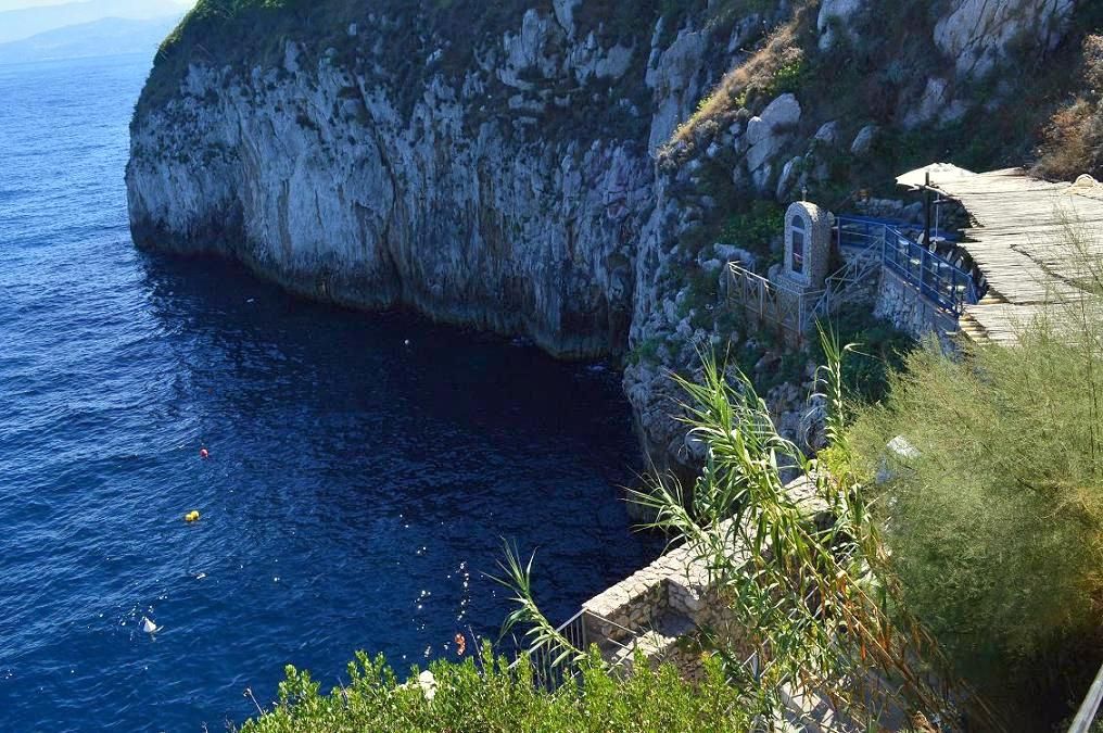 青の洞窟に入れる確率は? : 旅おじさんの旅日記