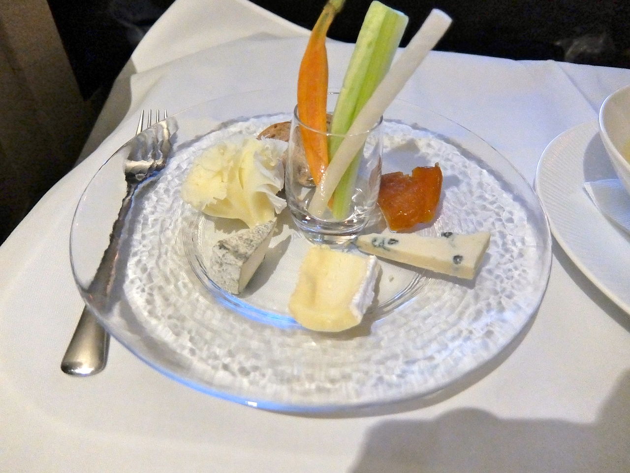 Ana ファーストクラスで行くニューヨークへの旅 夜食にチーズとスープ タビとヒビ