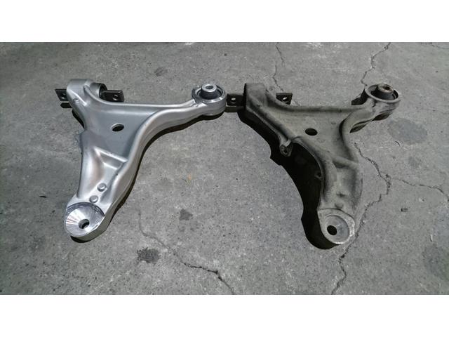 足回り異音 V70 フロントショックアブソーバー上部のスプリングシート Tableau In Mind