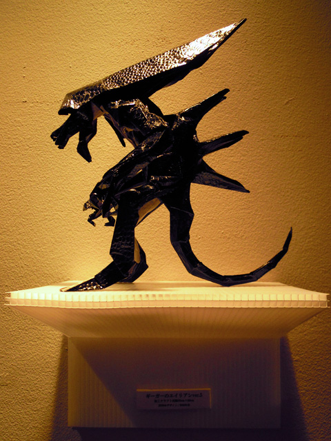 西田シャトナーさんはエイリアンを折りながら宇宙について考えている 週刊 フクダデスガ