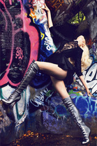 Vogue-paris-grafficouture-kaws-raquel-zimmermann-10