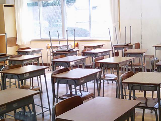 教室の窓から桜の雨 Rimfire 教室の窓から桜の雨 Rimfire