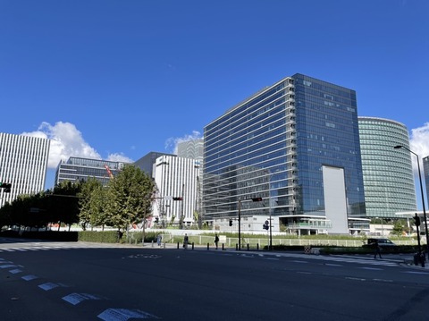 B3E495AC-CC21-4EBB-BD1D-62BB38746651