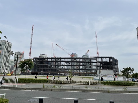 9CF30495-1B96-40BA-A405-291F88613201