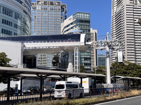 E506FB2B-05E9-4A3B-8C79-D7FABA966989