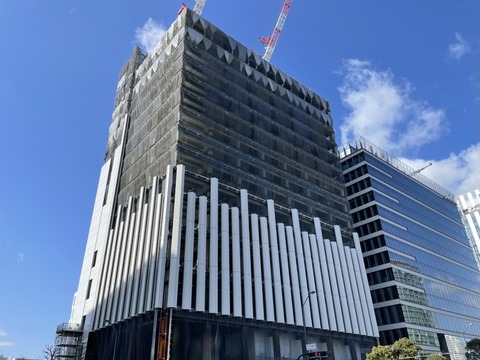 EEEC24DC-2606-45E6-A253-F1F345FF1C9F