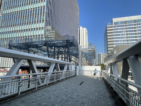 1DB49397-D8AC-4D5F-88F9-D99DB07E85B3