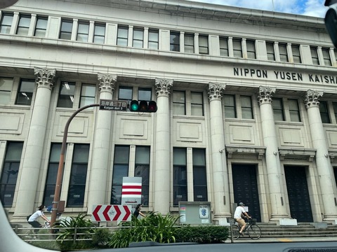 F117D8C0-625D-4B12-824A-E81EC614CF0A