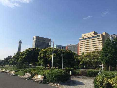 DAEB77D4-3CAD-4003-B1C4-32503B21B5EC