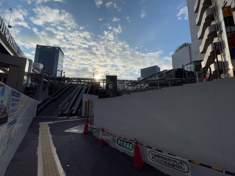 36D9DAC1-57D7-4F7B-AAE0-2AFF493C9C4C